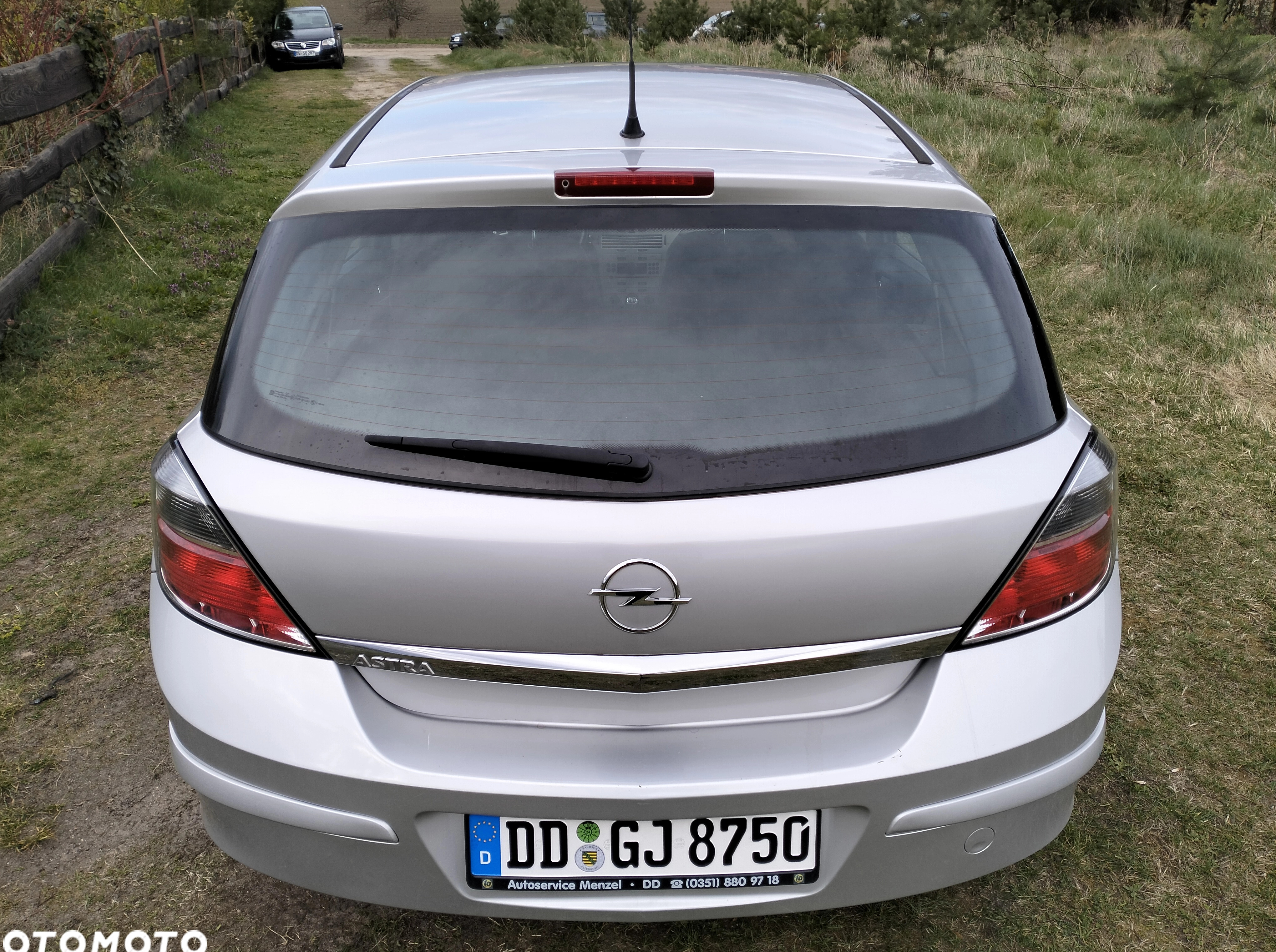 Opel Astra cena 8999 przebieg: 203100, rok produkcji 2008 z Chojnów małe 742